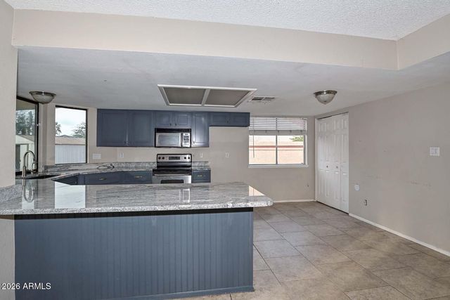 1719 W YUKON Drive, Phoenix, AZ 85027