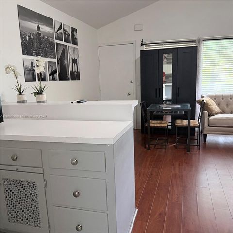 2633 NE 32nd St 1-2, Fort Lauderdale, FL 33306