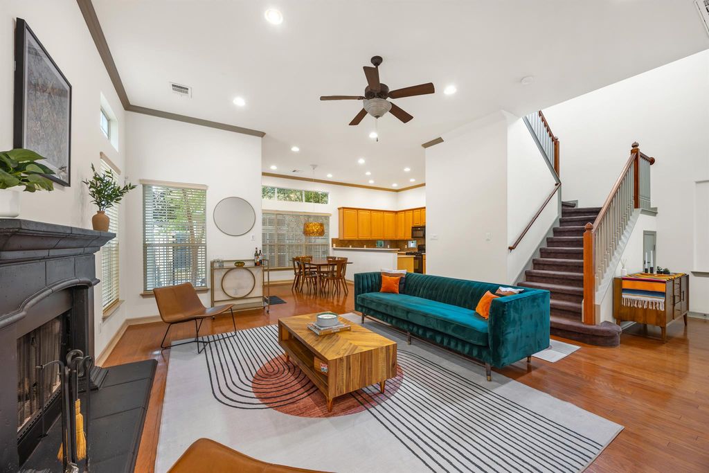 6704 Menchaca RD 43, Austin, TX 78745