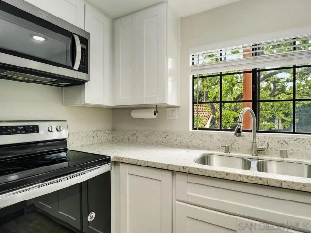 2822 Winthrop Ave, Carlsbad, CA 92010