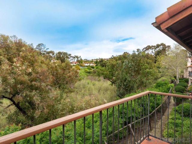 2822 Winthrop Ave, Carlsbad, CA 92010