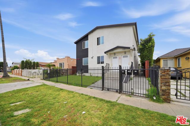 851 E 76th Place, Los Angeles, CA 90001