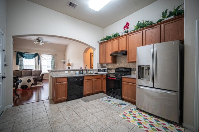 4138 Falvel Shadow Creek Drive, Spring, TX 77388