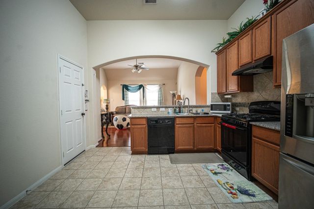 4138 Falvel Shadow Creek Drive, Spring, TX 77388