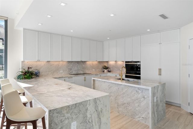 3101 BAYSHORE BOULEVARD 2004, Tampa, FL 33629