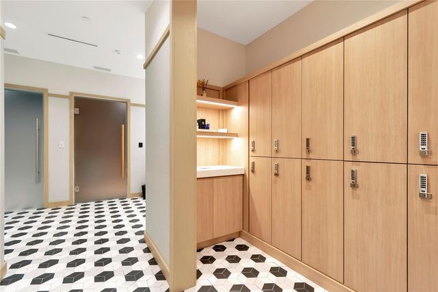 3101 BAYSHORE BOULEVARD 2004, Tampa, FL 33629