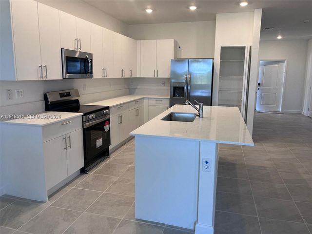 18600 SW 136th Ct, Miami, FL 33177