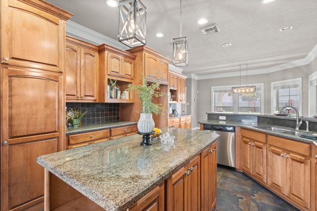 6305 Meadow Mist, Orange, TX 77632