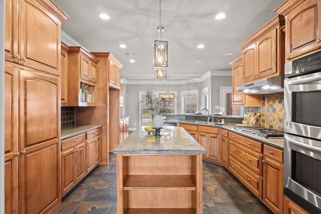 6305 Meadow Mist, Orange, TX 77632