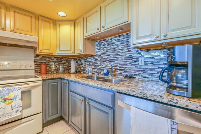 3930 Inverrary Blvd 608 D, Lauderhill, FL 33319