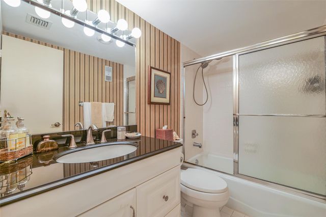 3930 Inverrary Blvd 608 D, Lauderhill, FL 33319