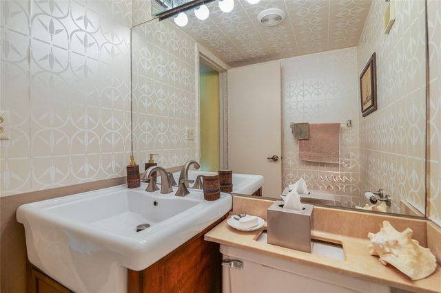 3930 Inverrary Blvd 608 D, Lauderhill, FL 33319