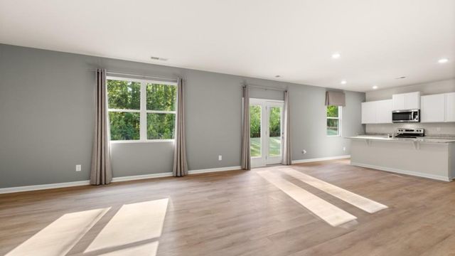 357 Creekview Way, Dallas, GA 30132