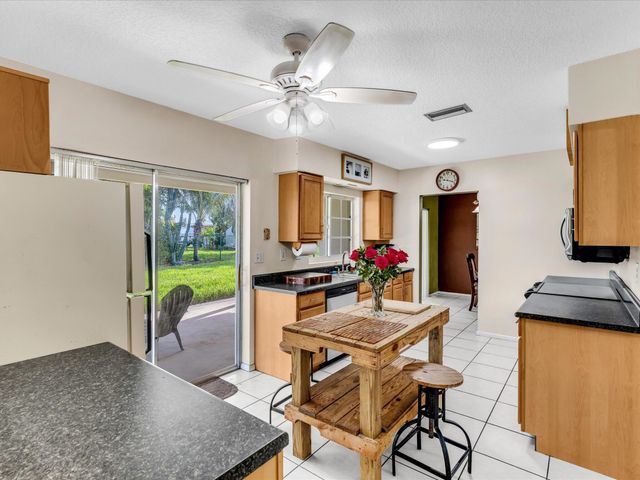 9603 NW 73rd Street, Tamarac, FL 33321