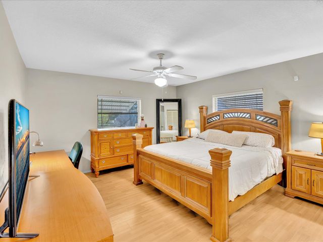 9603 NW 73rd Street, Tamarac, FL 33321