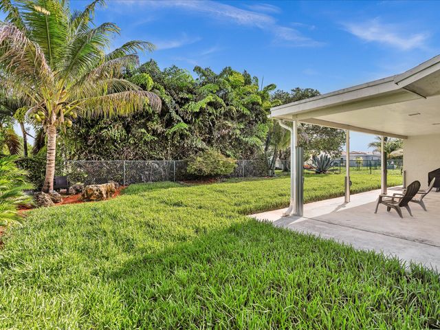9603 NW 73rd Street, Tamarac, FL 33321
