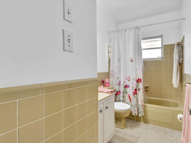 9603 NW 73rd Street, Tamarac, FL 33321