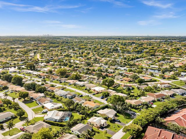 9603 NW 73rd Street, Tamarac, FL 33321