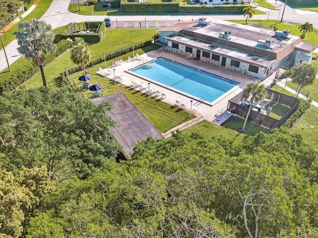 9603 NW 73rd Street, Tamarac, FL 33321