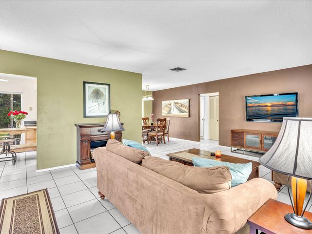9603 NW 73rd Street, Tamarac, FL 33321