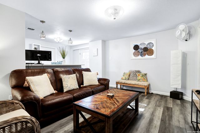 425 Parland, San Antonio, TX 78209