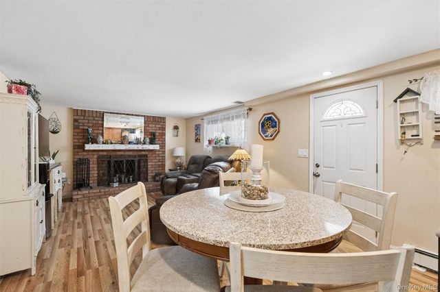 33 Sherwood Drive, Bethpage, NY 11714
