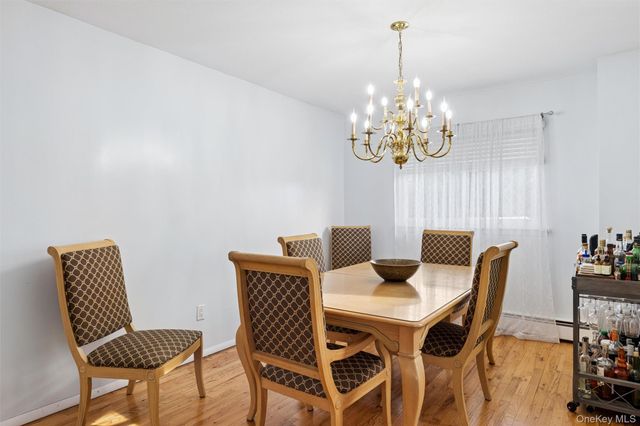 33 Sherwood Drive, Bethpage, NY 11714