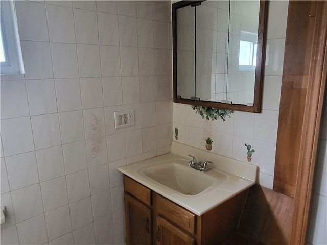 730 Chestnut St, New Castle, PA 16101