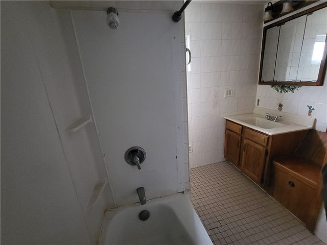 730 Chestnut St, New Castle, PA 16101