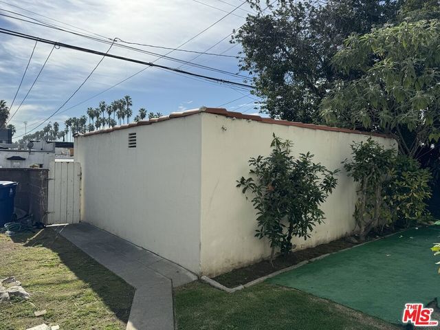 2722 W 43rd Place, Los Angeles, CA 90008