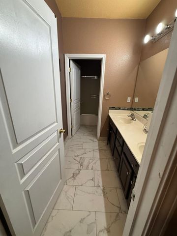 152 College Hill Way, Yuba City, CA 95993