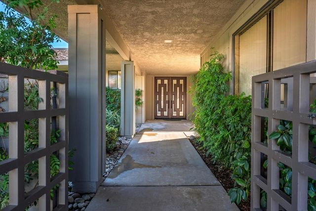 2 Auburn Court, Rancho Mirage, CA 92270