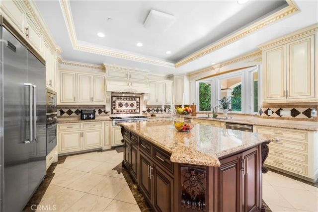 553 Woodward Boulevard, Pasadena, CA 91107