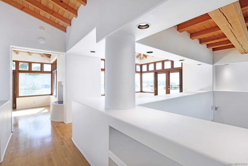 Image 20 of property listing at 2320 Camino del Collado, La Jolla, CA 92037