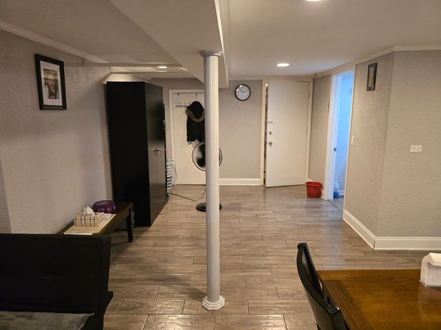 6540 N Sacramento Avenue, Chicago, IL 60659