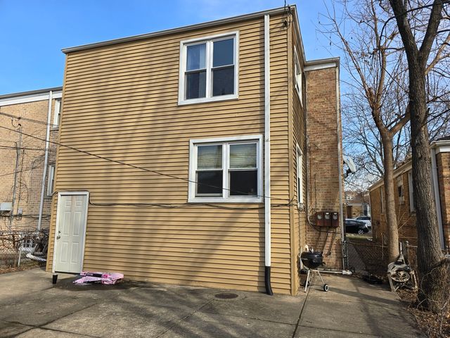 6540 N Sacramento Avenue, Chicago, IL 60659