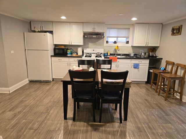 6540 N Sacramento Avenue, Chicago, IL 60659