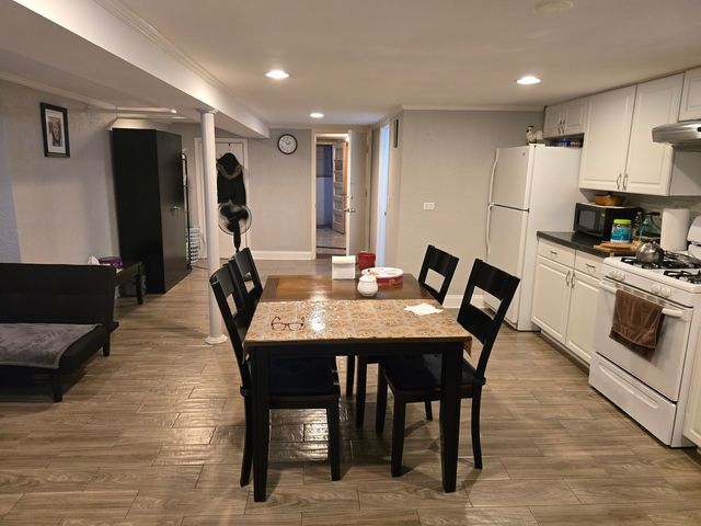 6540 N Sacramento Avenue, Chicago, IL 60659