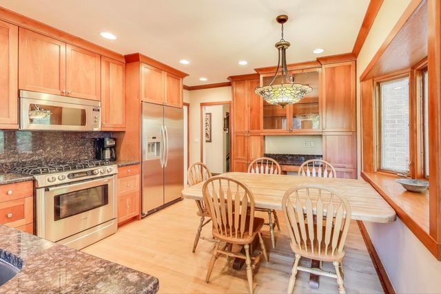 6101 N Knox Avenue, Chicago, IL 60646