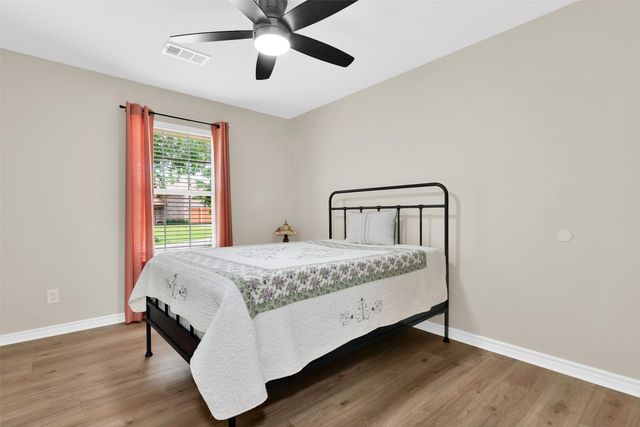738 Wayne Avenue, Van Alstyne, TX 75495