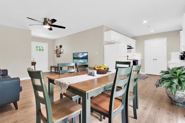 738 Wayne Avenue, Van Alstyne, TX 75495