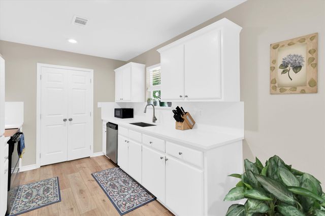 738 Wayne Avenue, Van Alstyne, TX 75495