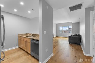 20 Livingston Avenue, New Brunswick, NJ 08901