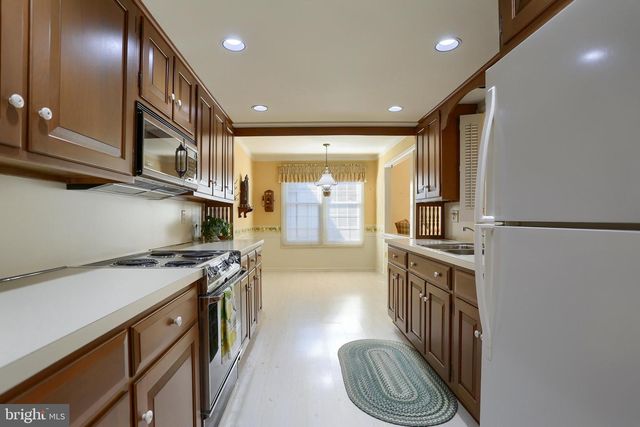 14 KENSINGTON SQ, Mechanicsburg, PA 17050