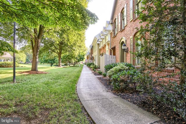 14 KENSINGTON SQ, Mechanicsburg, PA 17050