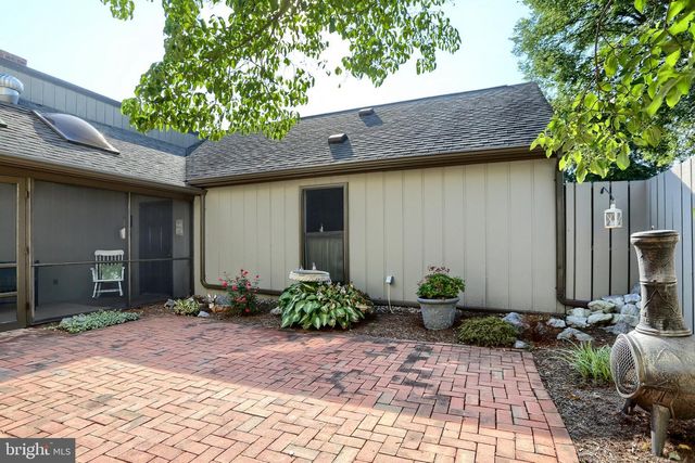 14 KENSINGTON SQ, Mechanicsburg, PA 17050