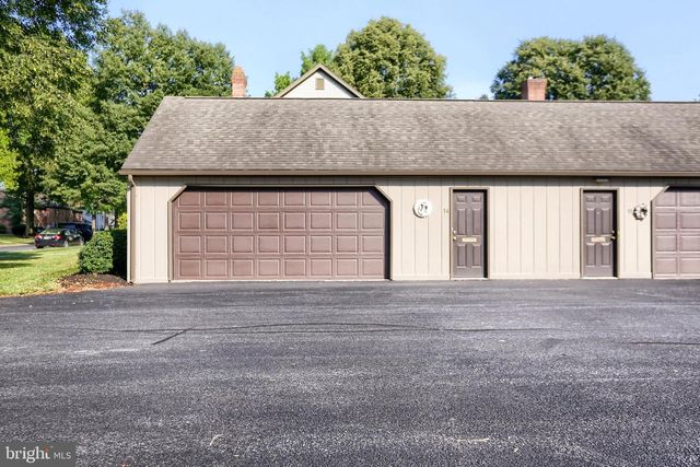 14 KENSINGTON SQ, Mechanicsburg, PA 17050