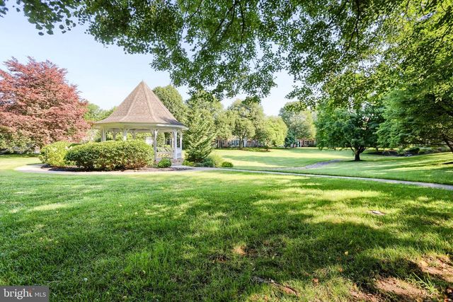 14 KENSINGTON SQ, Mechanicsburg, PA 17050