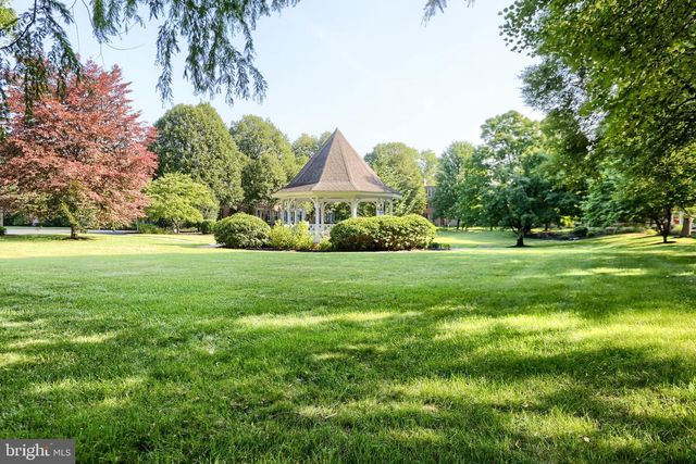 14 KENSINGTON SQ, Mechanicsburg, PA 17050