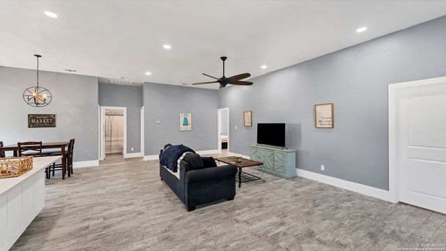 1345 WILLOW DR, Canyon Lake, TX 78133